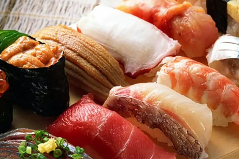 sushi rolls